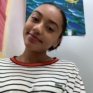 Meet your Posher, Adrianna